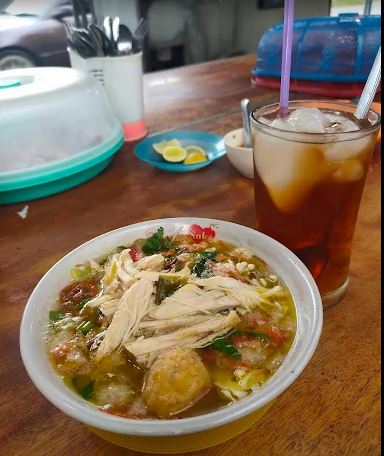 Soto-Pak-Min4 Soto Ayam Kampung Pak Min Gombong