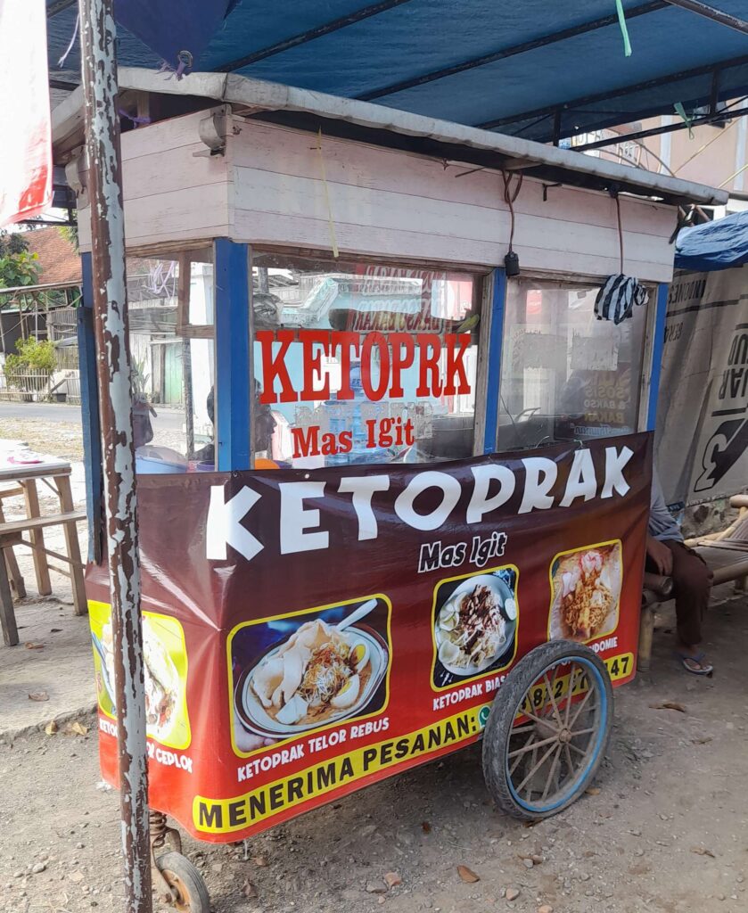 ketoprak-mas-Igit-6-839x1024 Ketoprak Mas Igit Karanganyar: Rasa Legendaris Di Sudut Alun-Alun Karanganyar