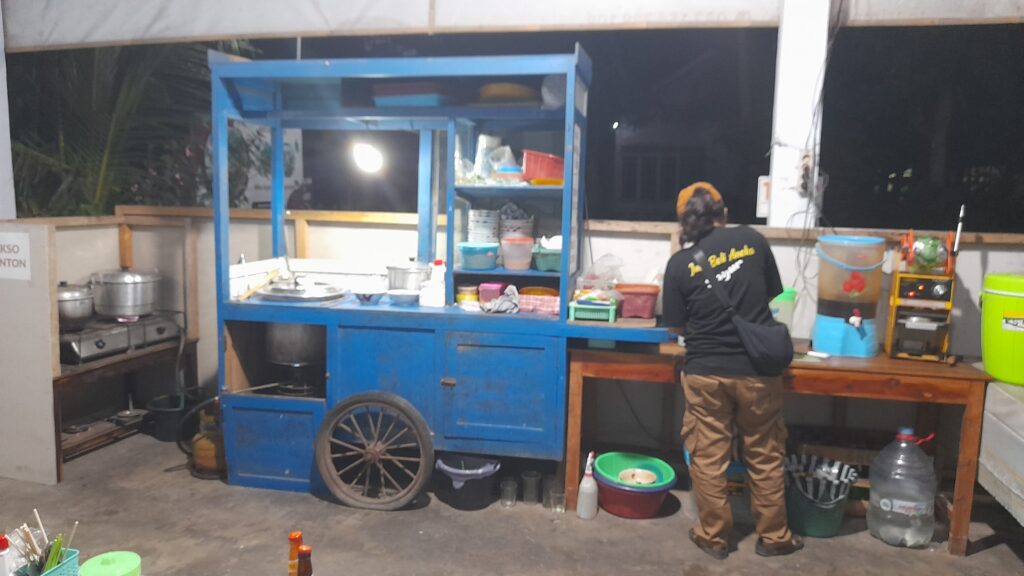 mie-ayam-bakso-woton-4-1024x576 Warung Mie Kembang: Rasa Mantap di Pinggir Jalan Daendels, Desa Jogosimo Klirong