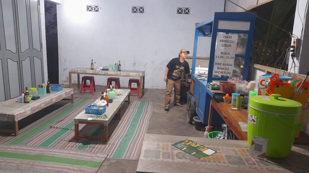 mie-ayam-bakso-woton-8-1024x576 Warung Mie Kembang: Rasa Mantap di Pinggir Jalan Daendels, Desa Jogosimo Klirong
