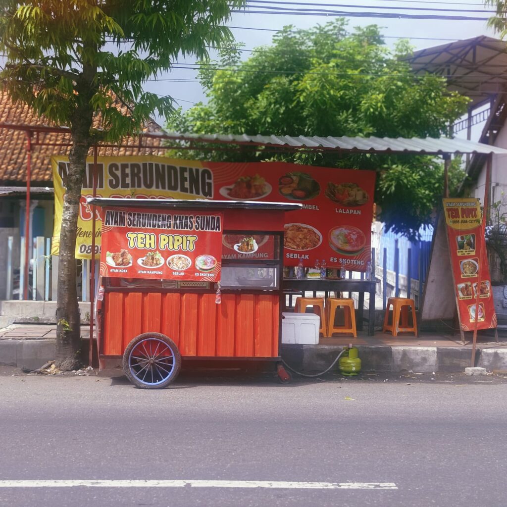ayam-srundeng-1-1024x1024 Kuliner Khas Sunda Hadir di Kebumen, Ayam Serundeng Teh Pipit Jadi Primadona