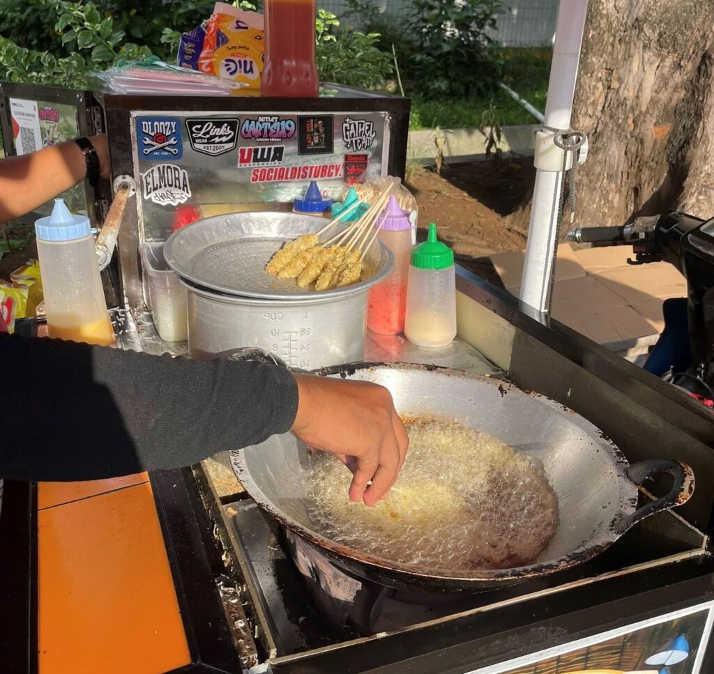 telor-gulung1-1024x967 Telur Gulung Viral Depan MAN 2 Kebumen, Banjir Antrian hingga Malam